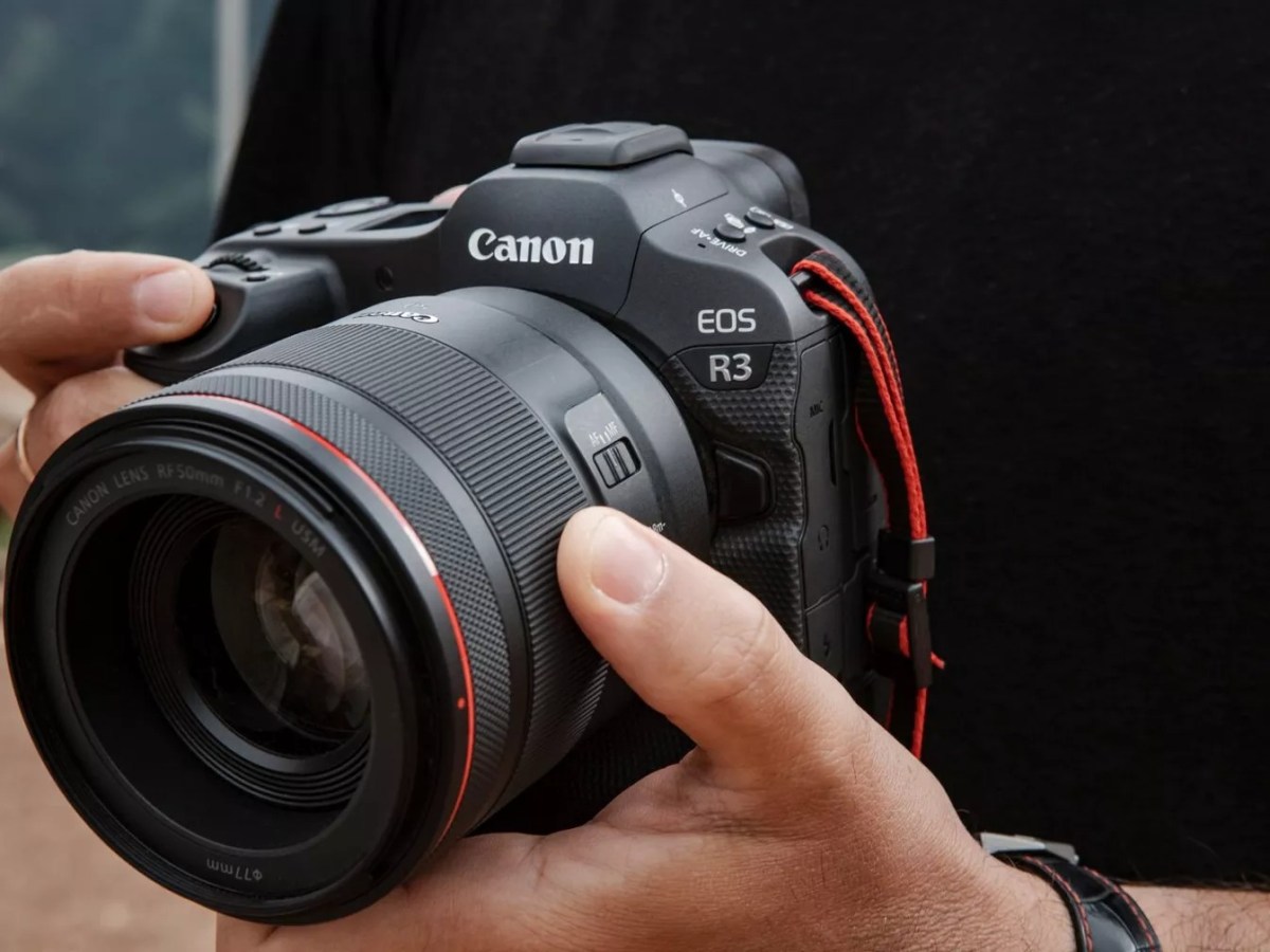 Canon Releases its EOS R3 Pro Mirrorless Camera 