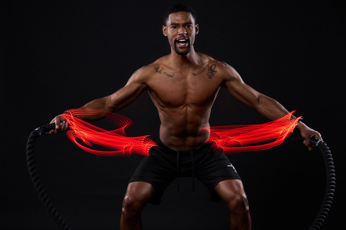 How To: Fitness Photographer Bee Trofort Captures Movement and Colour with KYU-6 LED Light Wraps